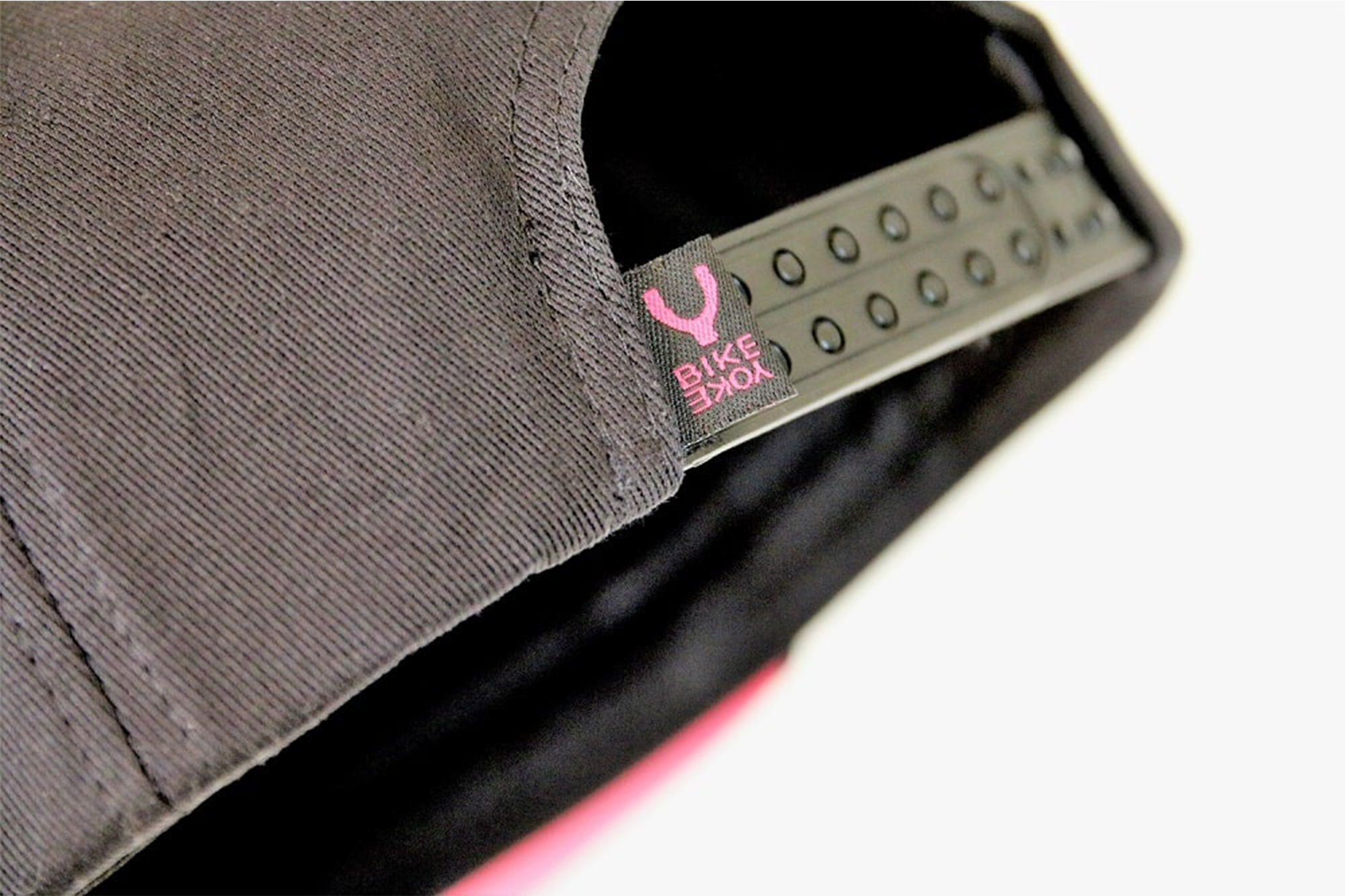 Black-Cap-Label.png