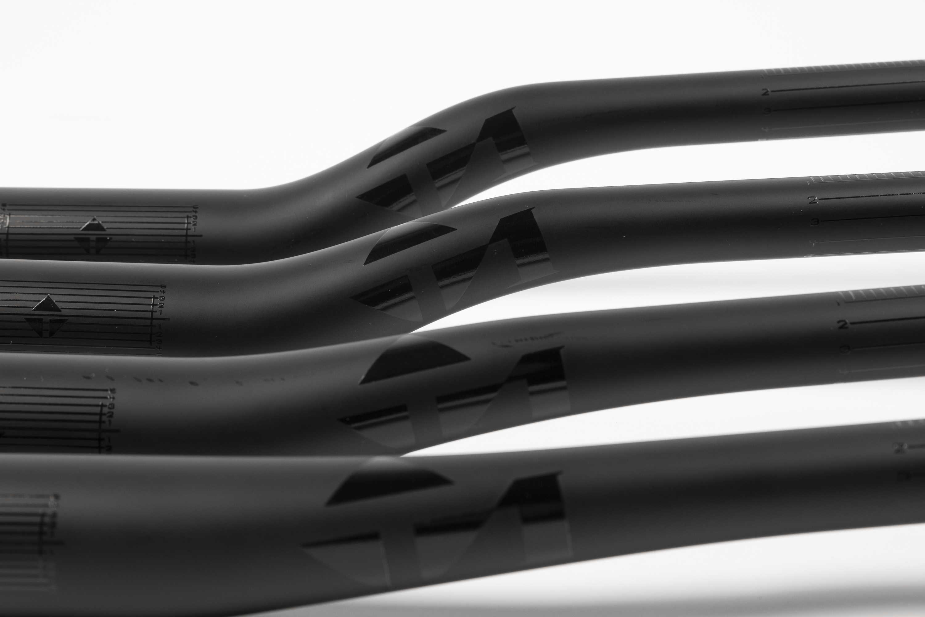 T1000-05-XXX TAG Metals T1 Carbon Handlebar Black-Graphite Detail 14.jpg
