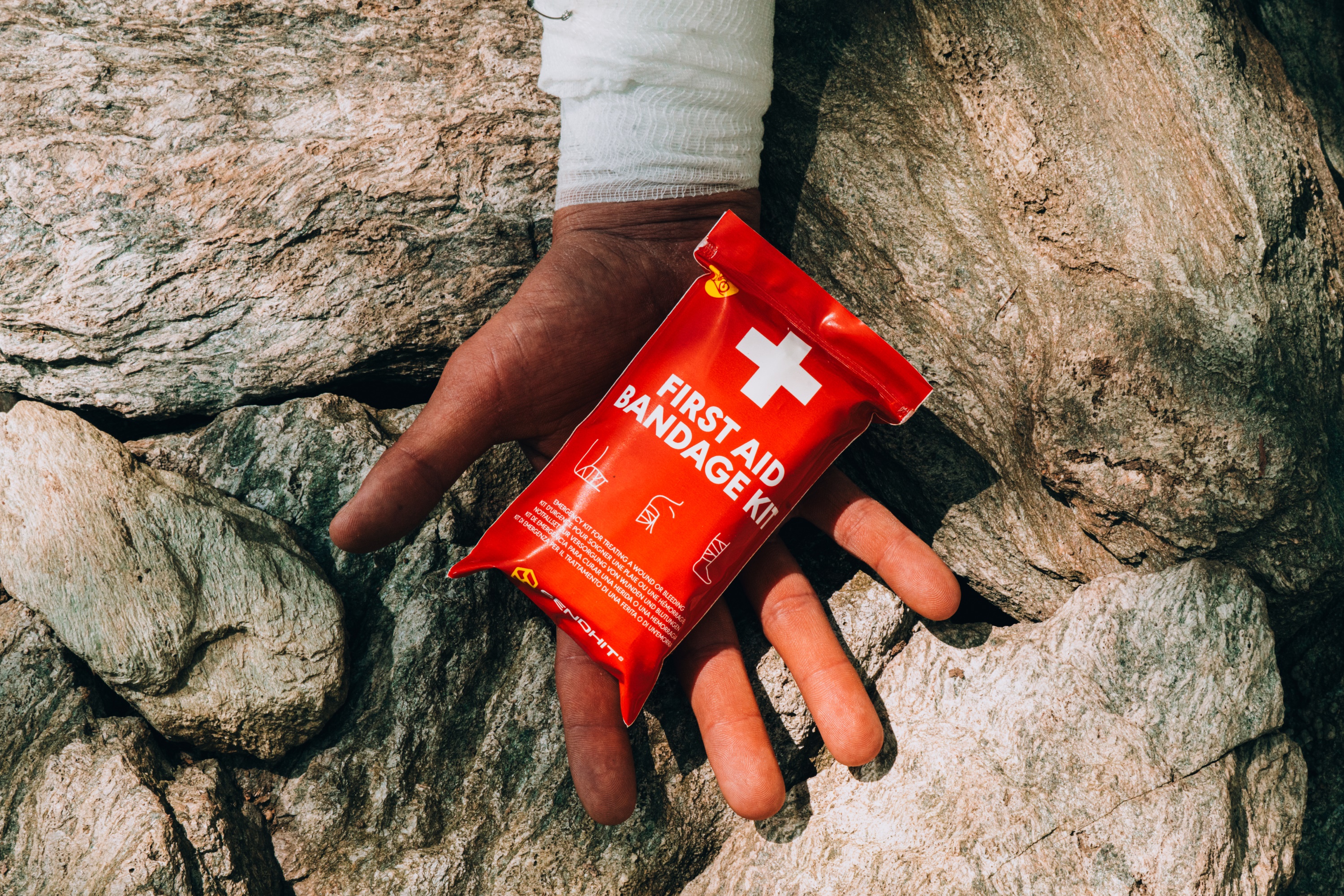FirstAidKitBandage2.jpg