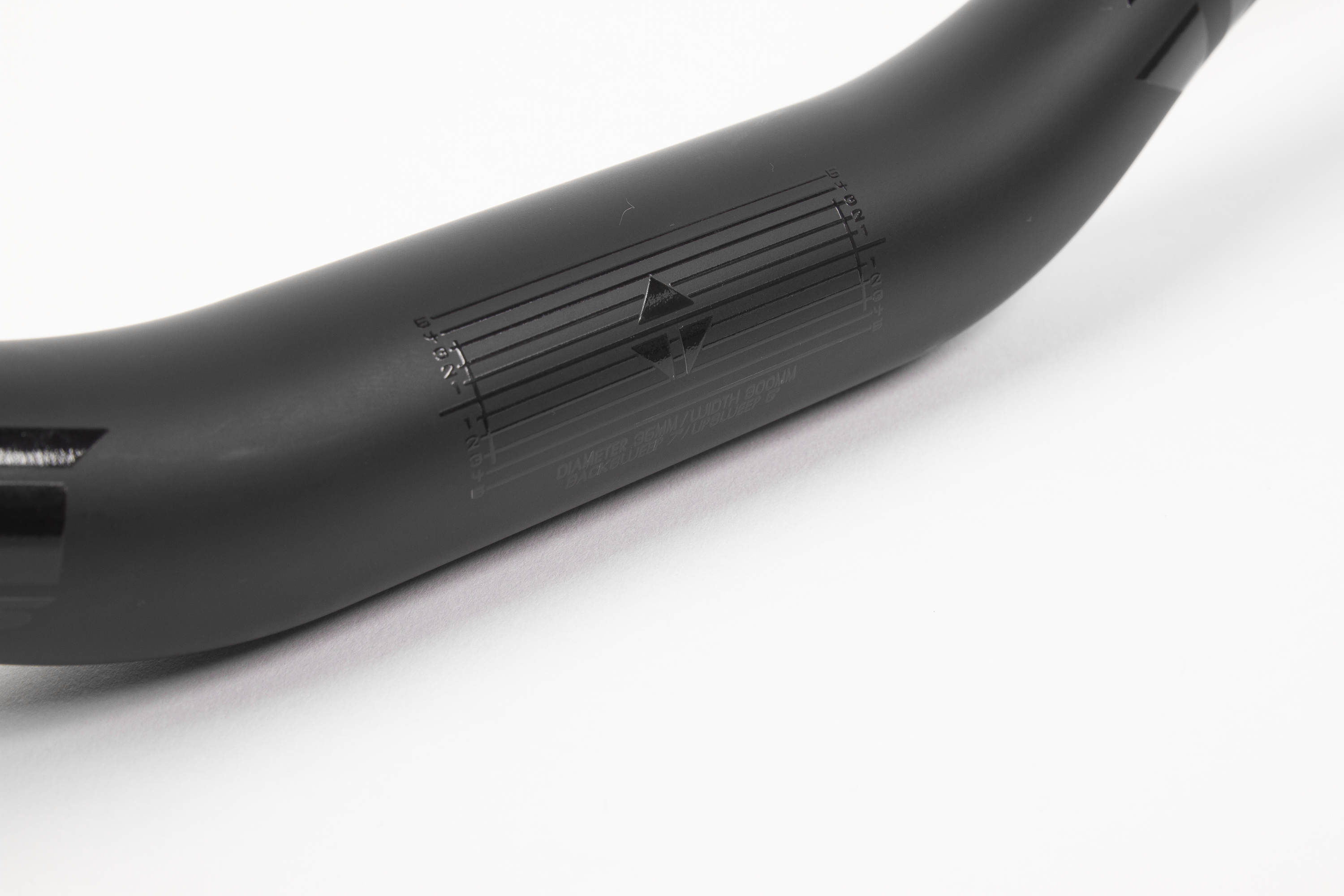 T1000-05-XXX TAG Metals T1 Carbon Handlebar Black-Graphite Clamp Detail 2.jpg
