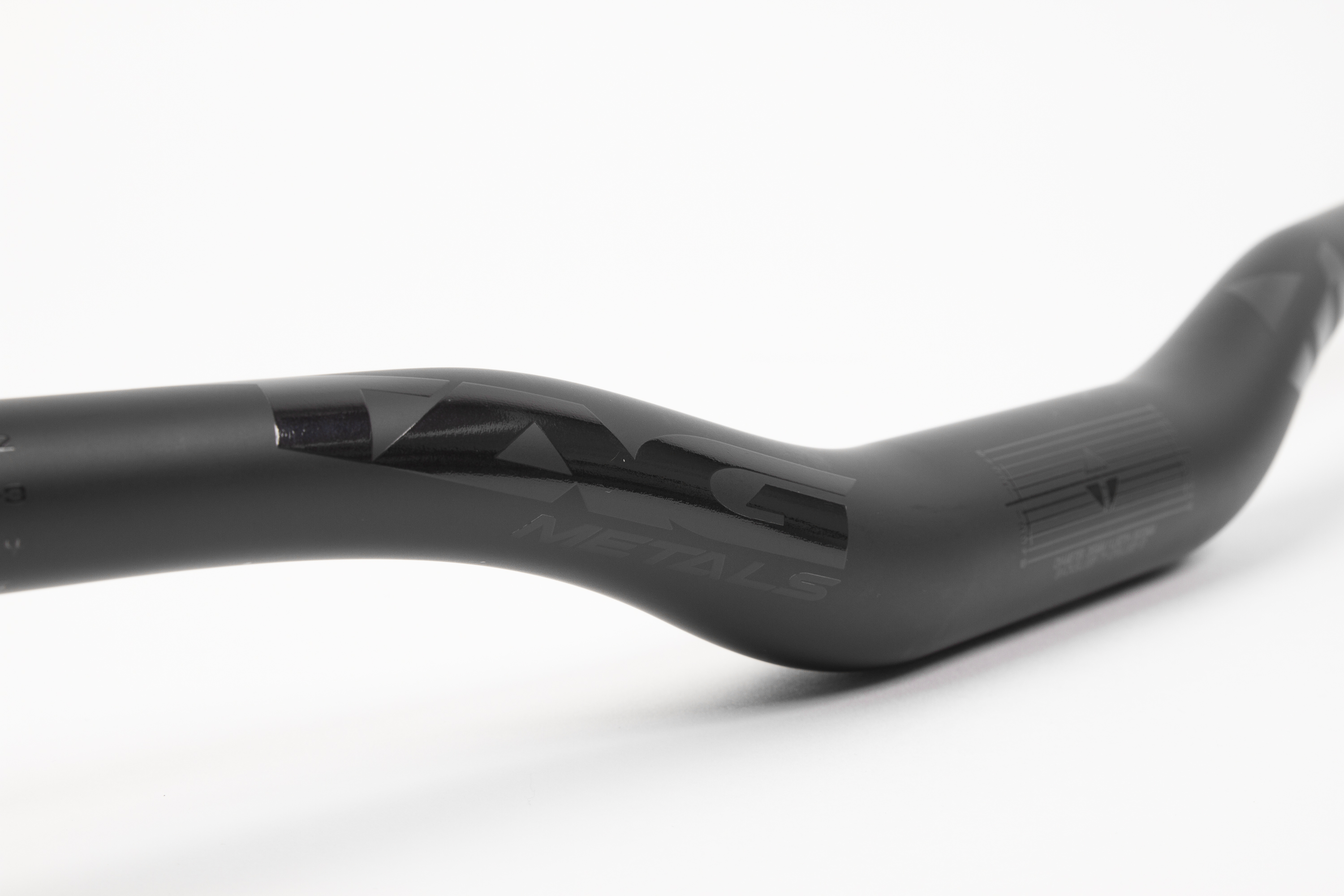 T1000-05-XXX TAG Metals T1 Carbon Handlebar Black-Graphite Cut Guide Detail 2.jpg