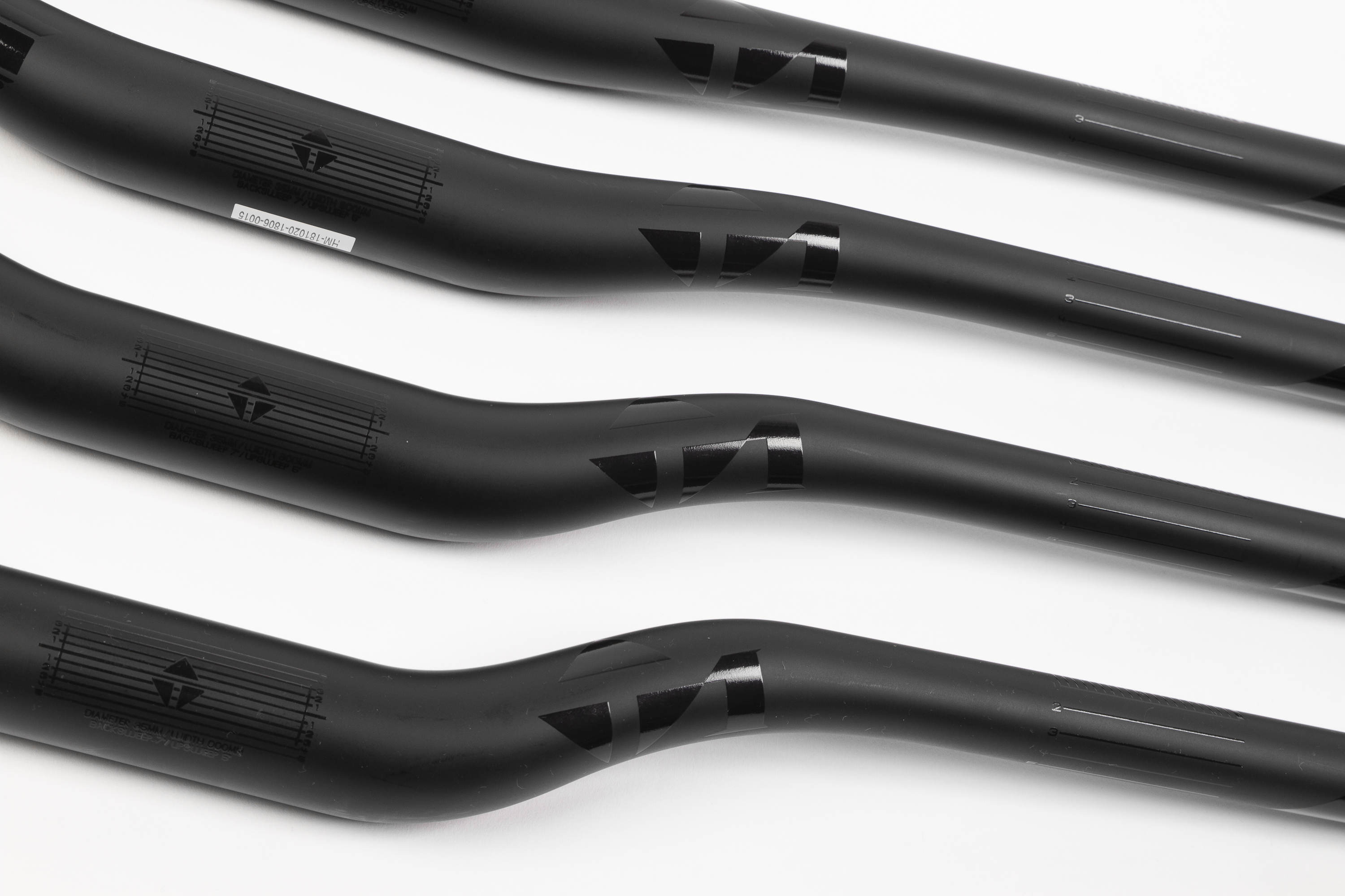T1000-05-XXX TAG Metals T1 Carbon Handlebar Black-Graphite Detail 5.jpg