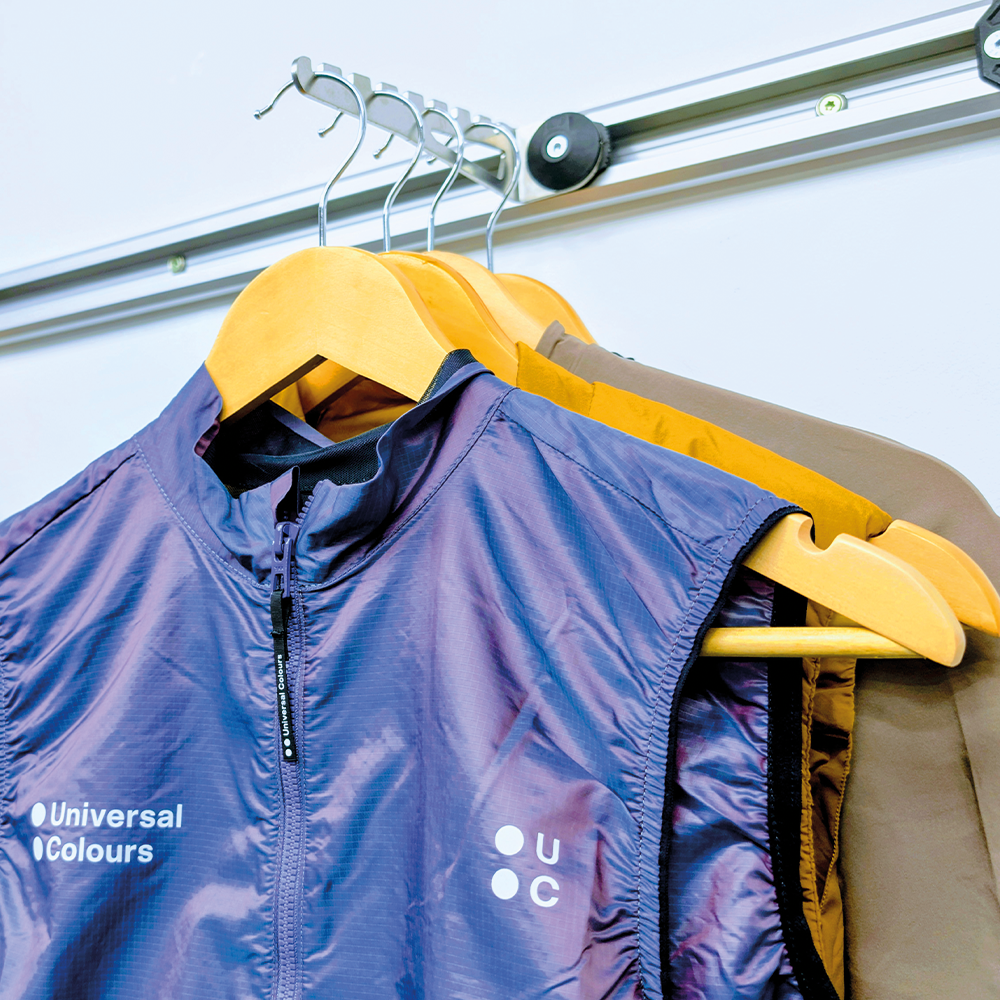 Lodestar-Clothes-Set-lifestyle-2.png